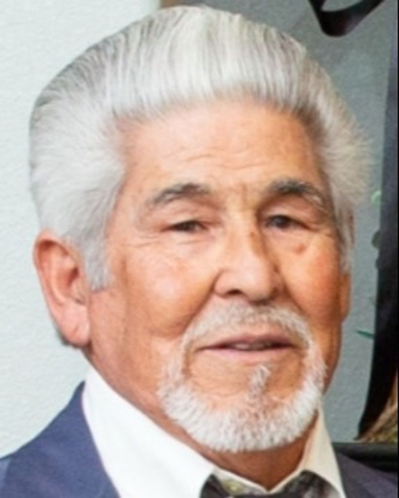 Carlos Sisneros Profile Photo