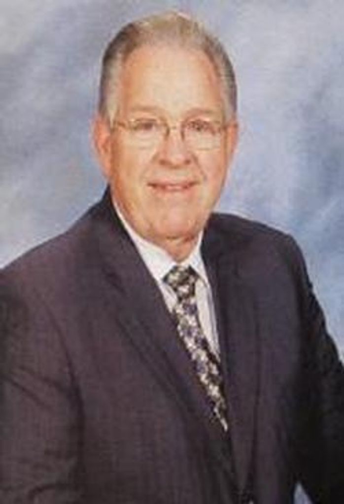 Pastor Dean Long