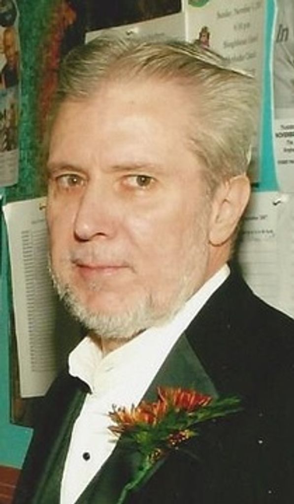 Robert  M. "Bob" Cummings