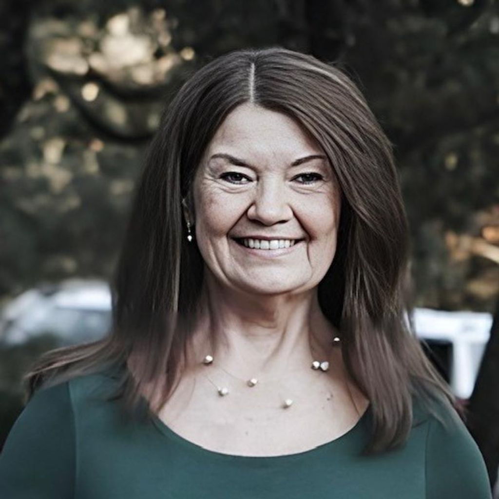 Helen Faye Stewart Profile Photo
