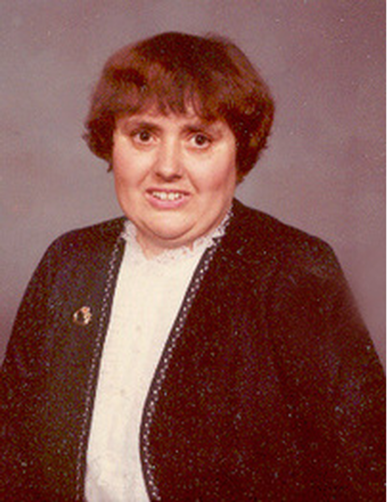 Roberta "Robbie Aluni" Aluni