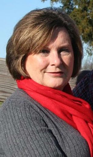 Elizabeth Gibson photo gallery thumbnail 1 of 2