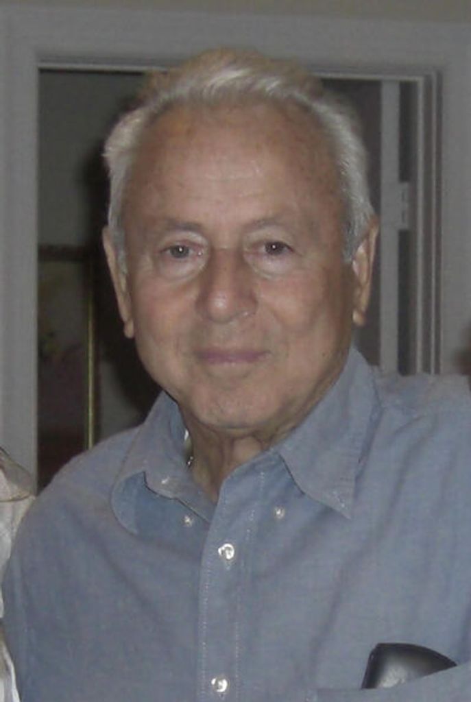 Alex Macropoulos Profile Photo