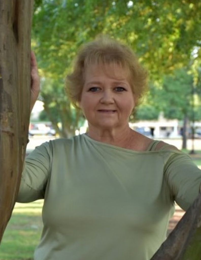 Lora Mullins Locklear Profile Photo