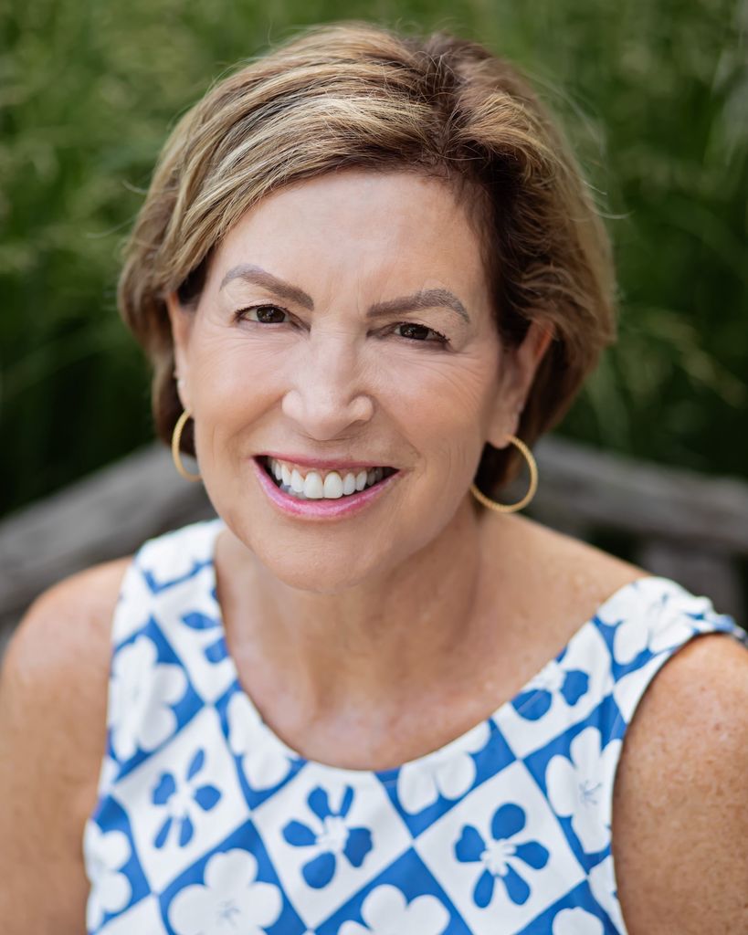Robin Lee Surrett Davis Profile Photo