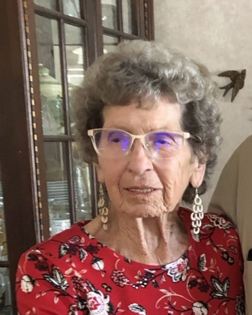 Viola "Leone" Friesen Profile Photo