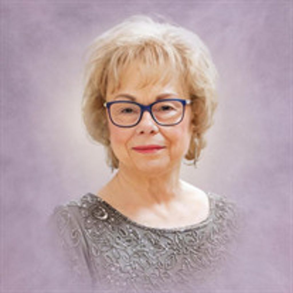 Mrs. Lois Carroll
