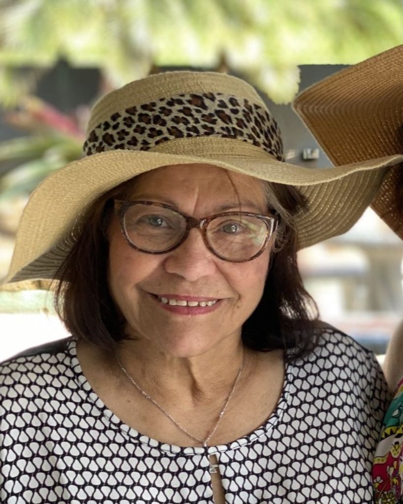 Flavia Velez Robles Profile Photo