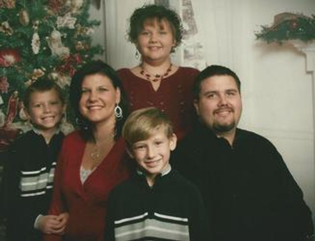 Livingston- Kernell, Michael Leon "Mikey"
