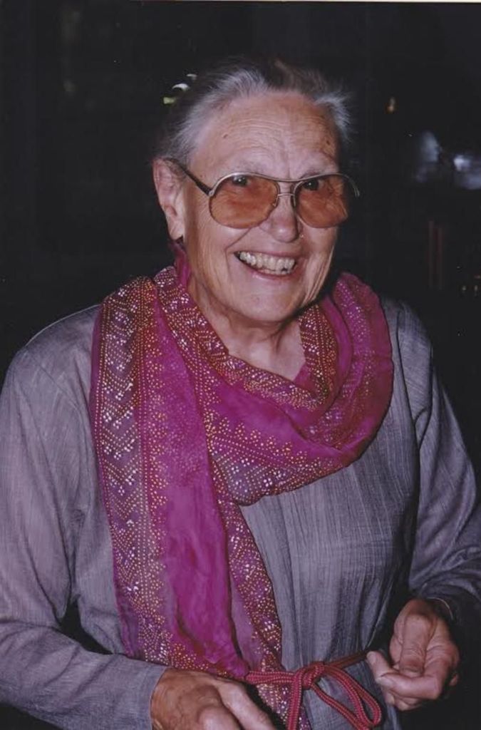 Elizabeth Hoye Calfee Profile Photo