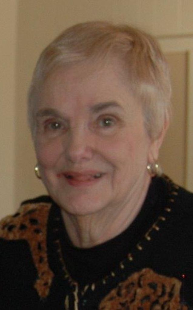 Gloria E. (Petrucci)  Tomasso