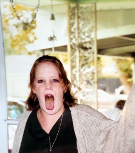 Sarah Leanne Shelton photo gallery thumbnail 8 of 29