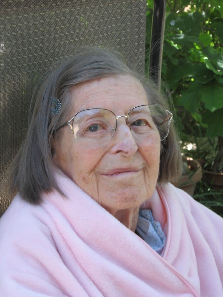 Helen Mixa