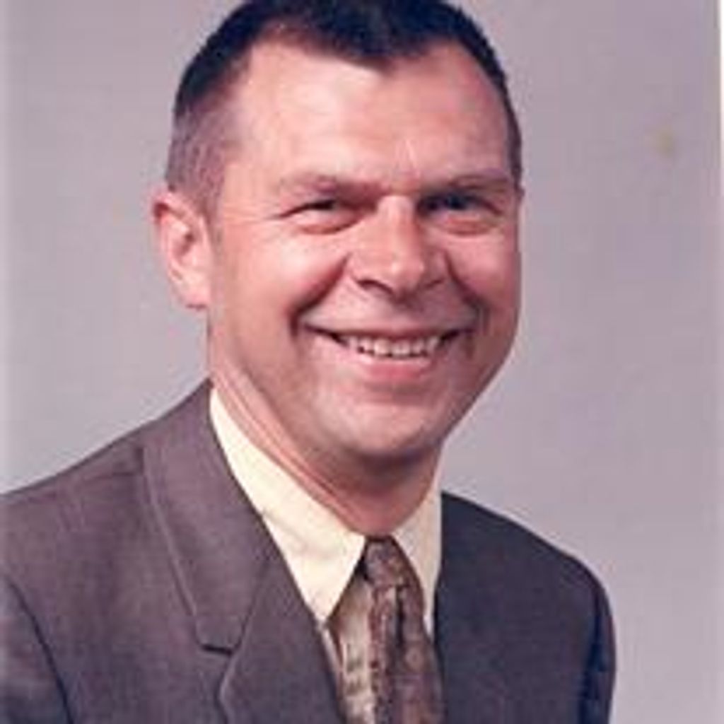 Raymond Snow