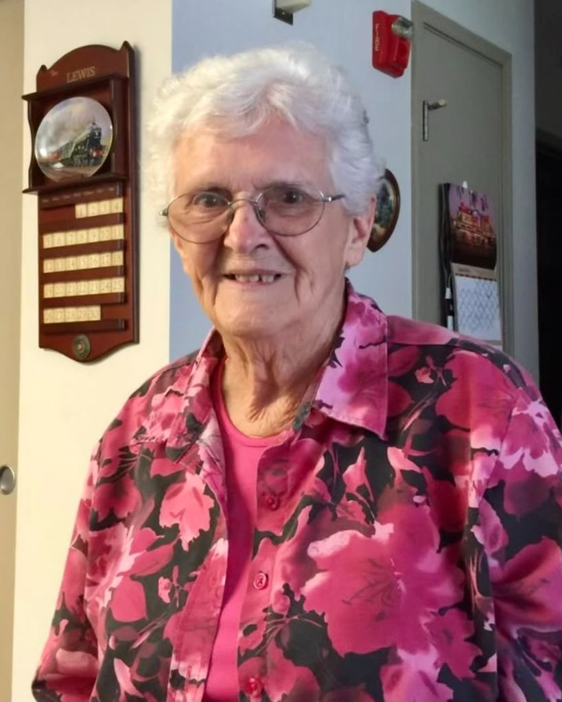 Nellie Jo Cutshall Lewis Profile Photo