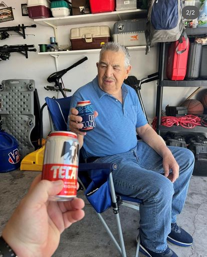 Jose Saenz photo gallery thumbnail 37 of 63