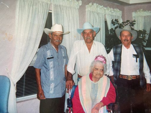 Santos Valdez Sr. photo gallery thumbnail 28 of 151