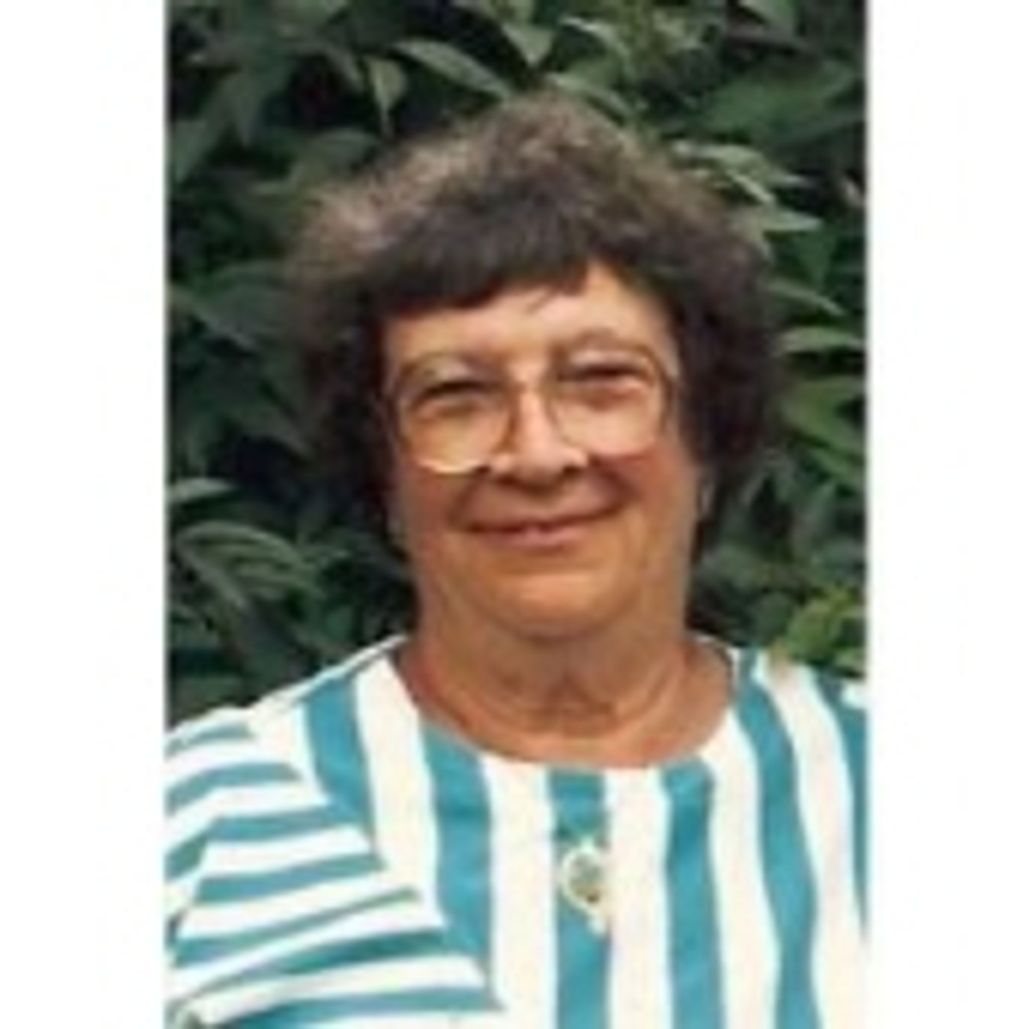 Elizabeth Hartley photo gallery image 1 of 1