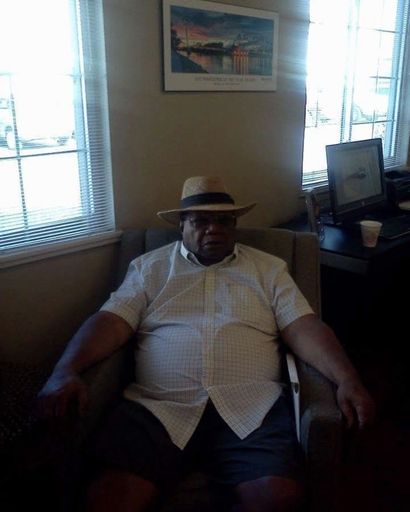 Luther B Lewis Jr.'s obituary image