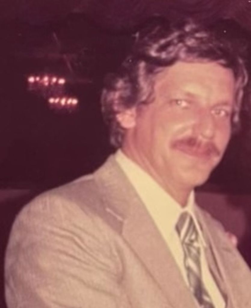 Les R. Martin Profile Photo