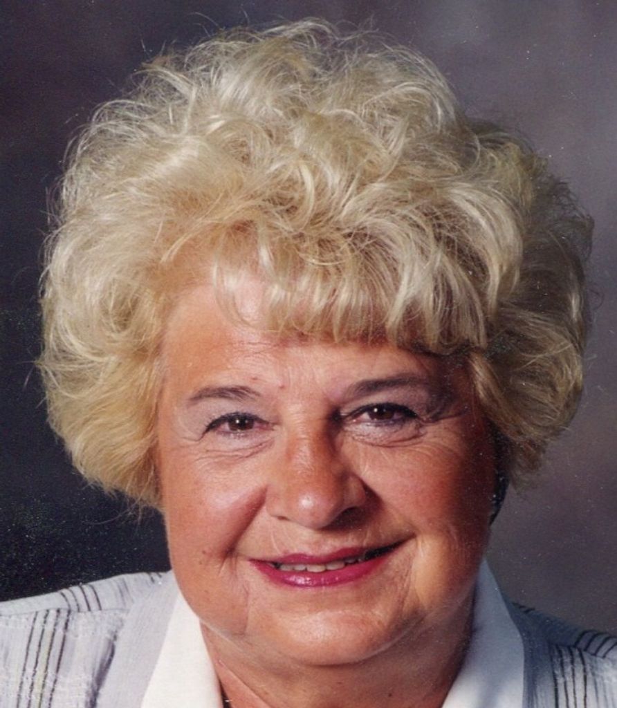 Janet (Martens)  Saringer Profile Photo