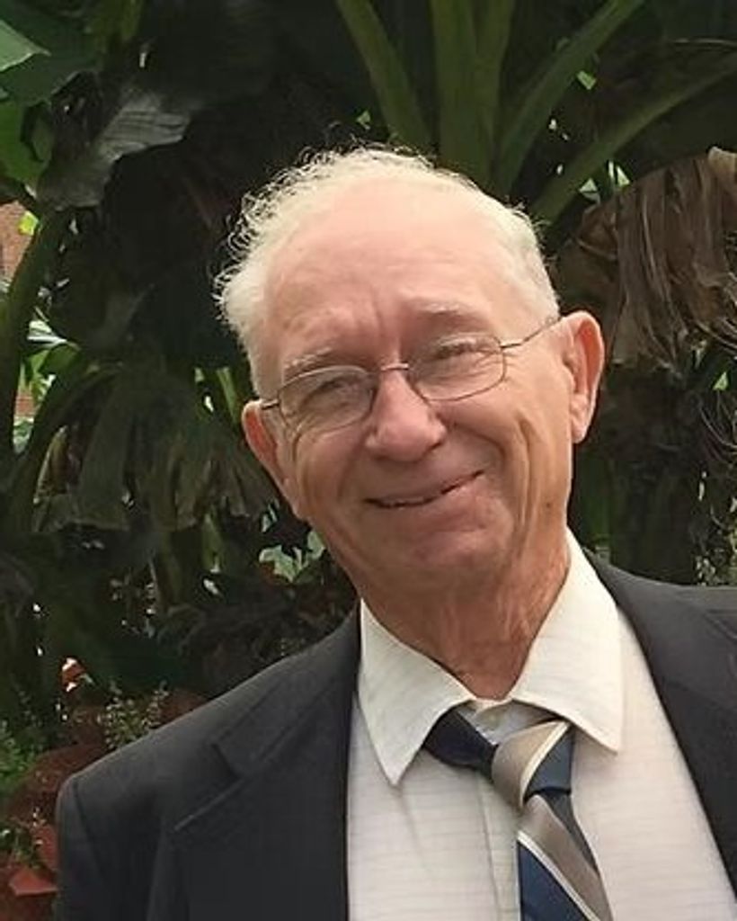 Elliot Donell LeCompte Profile Photo