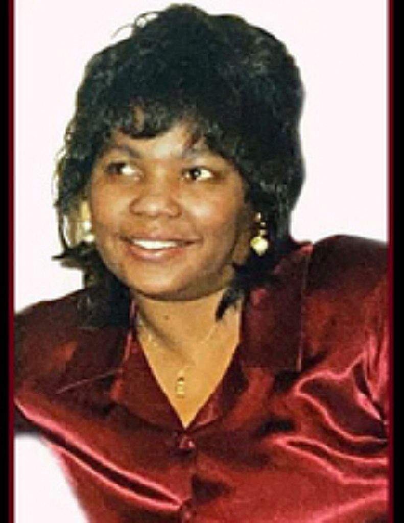Ilona H.  Starckey  Profile Photo