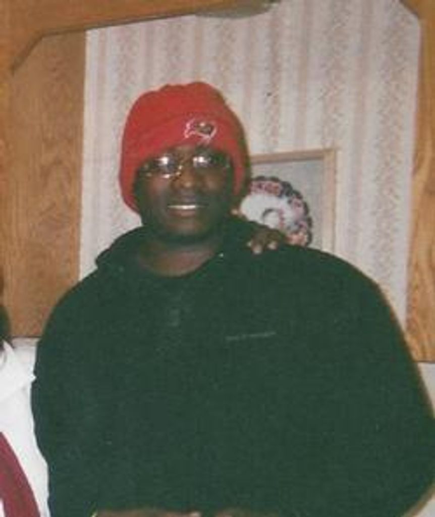 Michael Deoine Henderson Profile Photo