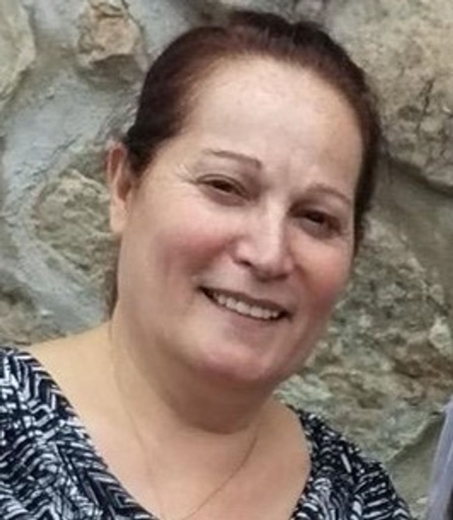 Rosemarie Crisomia