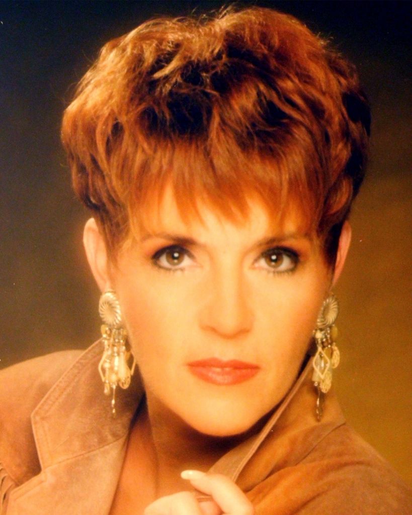 Elizabeth Stone Profile Photo