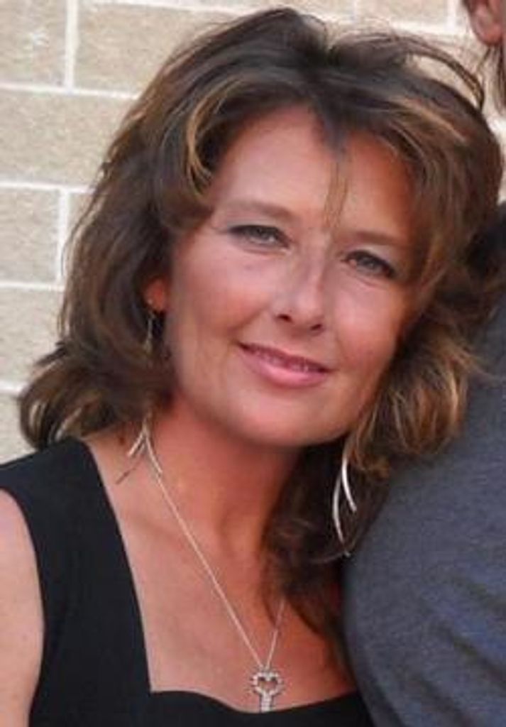 Julia Lynn Bates Profile Photo