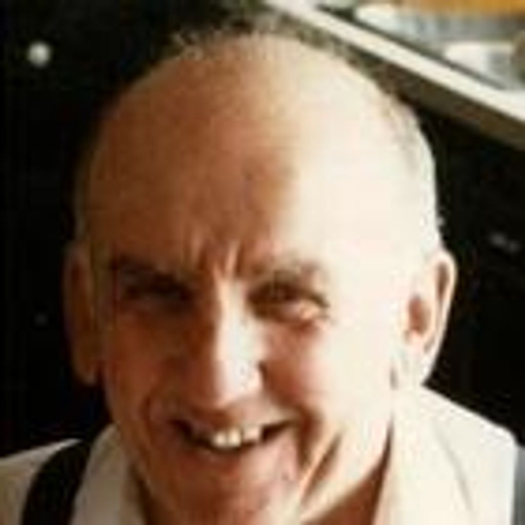 Robert E Hageman Sr