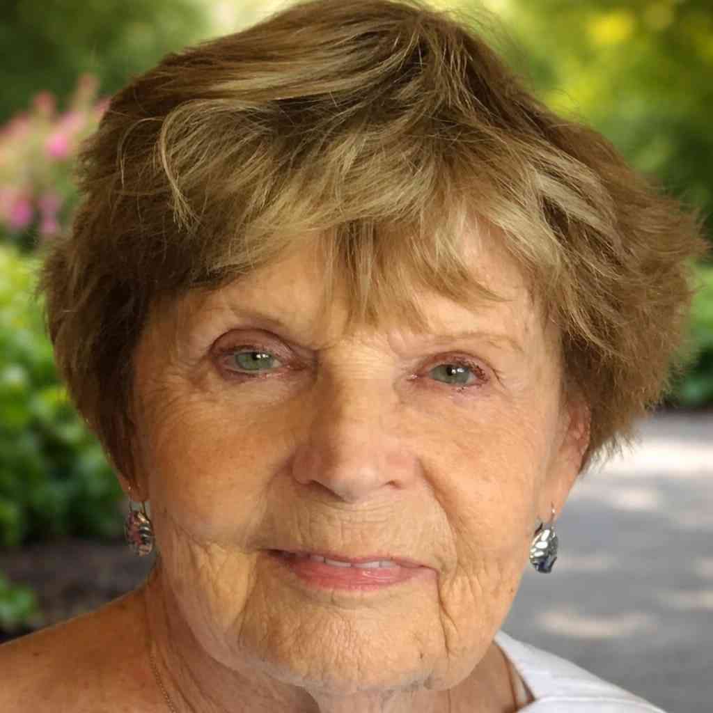 Elizabeth M Huntoon Profile Photo