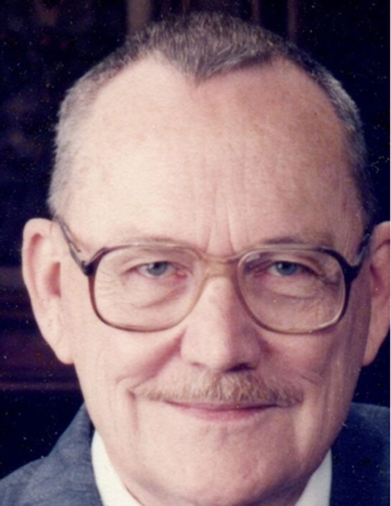 Dr. Lloyd Edward Davis Profile Photo