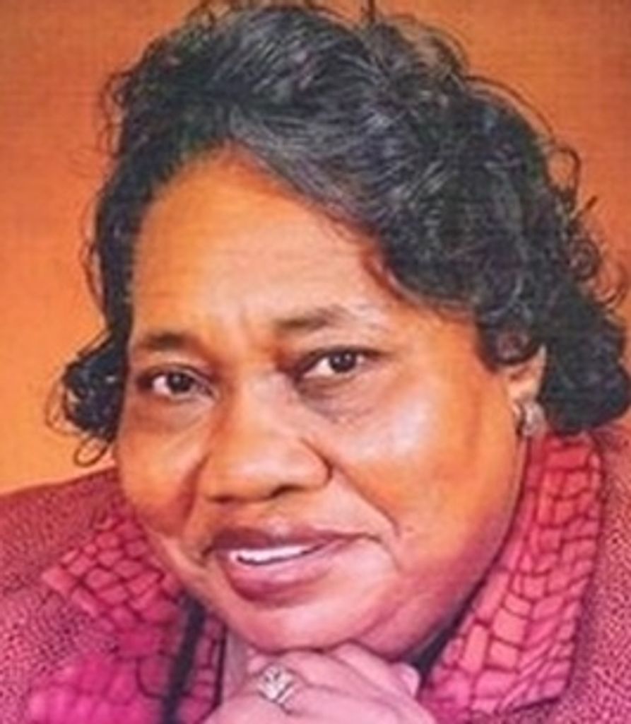 Julia Holmes