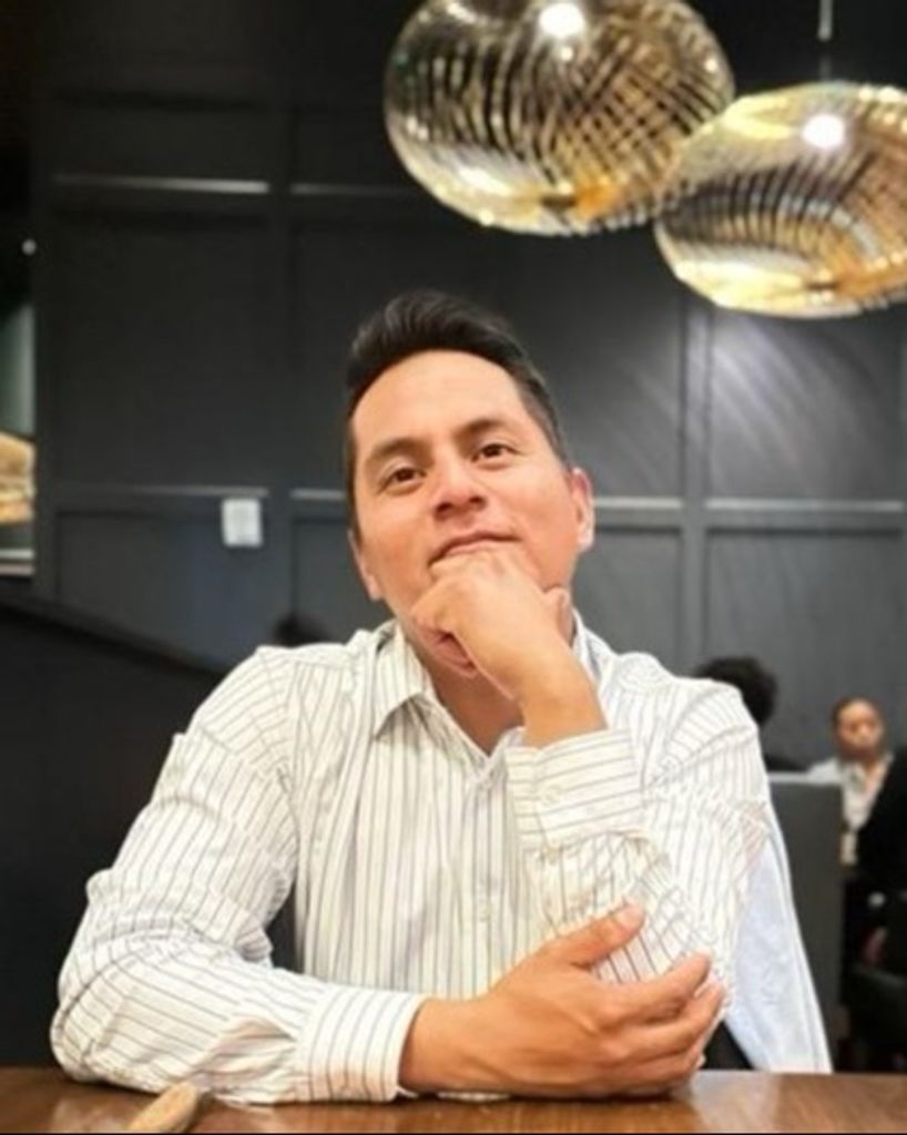 Victor Miguel Lorenzo Manzanarez Profile Photo