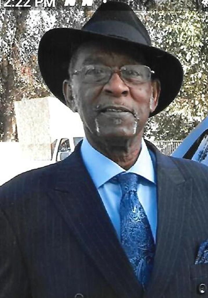 Everett L Carson Profile Photo