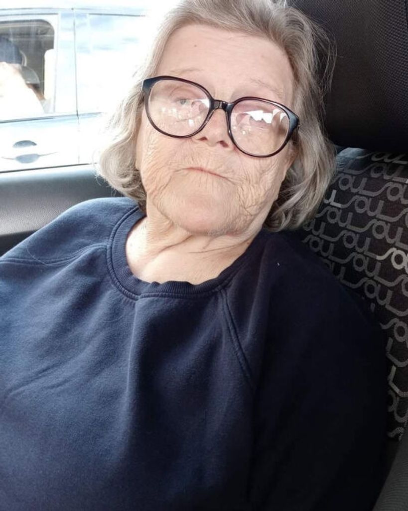 Carolyn J. Delong Profile Photo