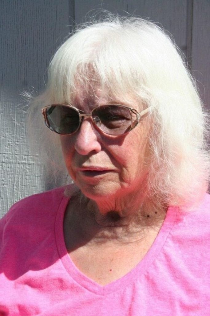 Glenda Dion