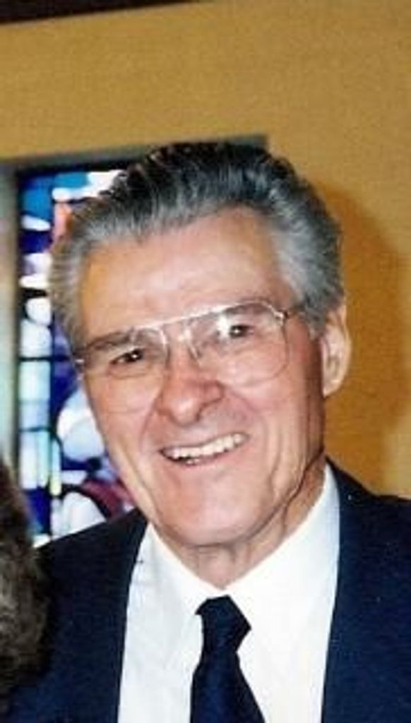 Howard Mackey