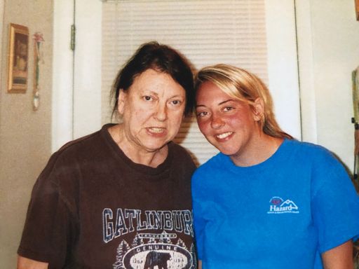 Evelyn (Howard)  Muncy photo gallery thumbnail 34 of 68