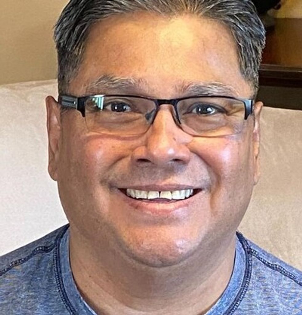 Jose (Joe) Luis Flores