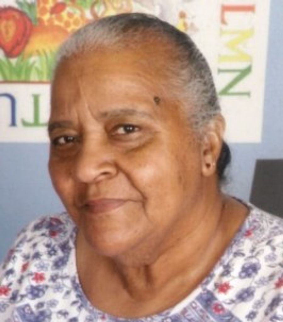 Estelle Snowden Profile Photo
