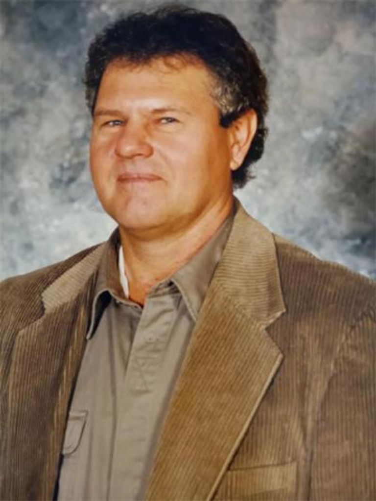 Elliott Renner Profile Photo