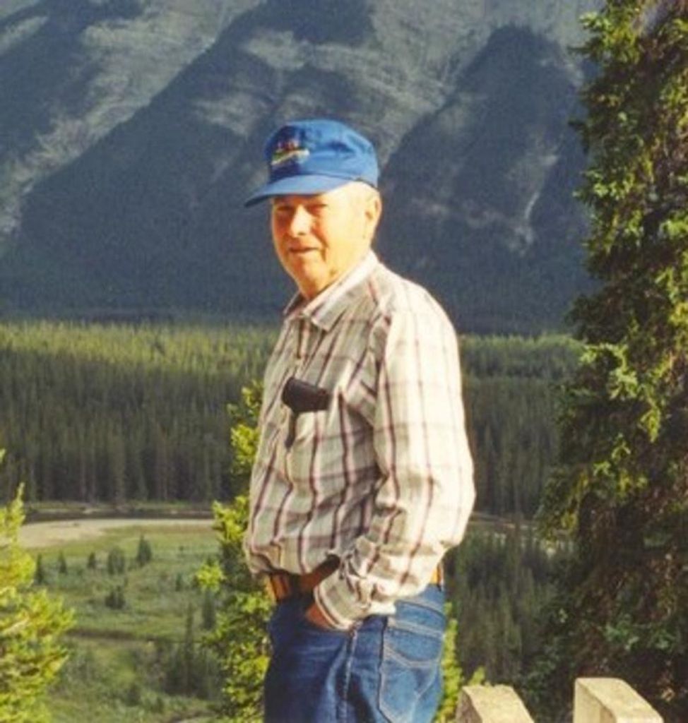 Charles Elliott Lynch Profile Photo