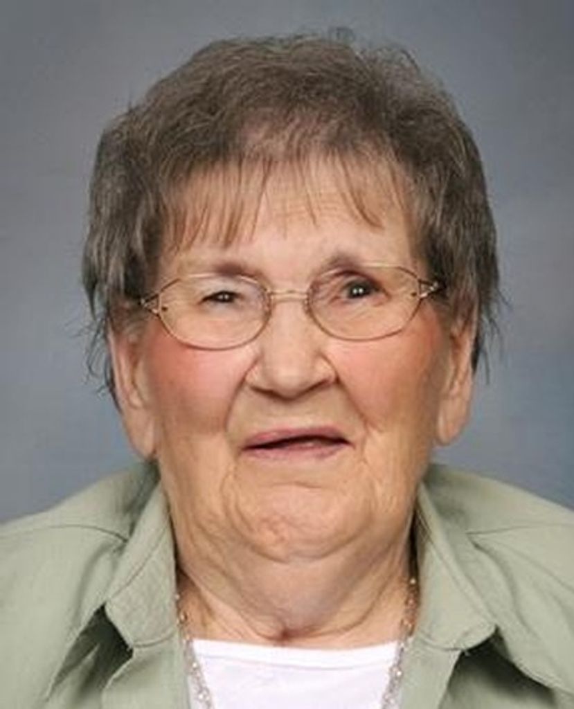 Arline Lenora Weiss Profile Photo