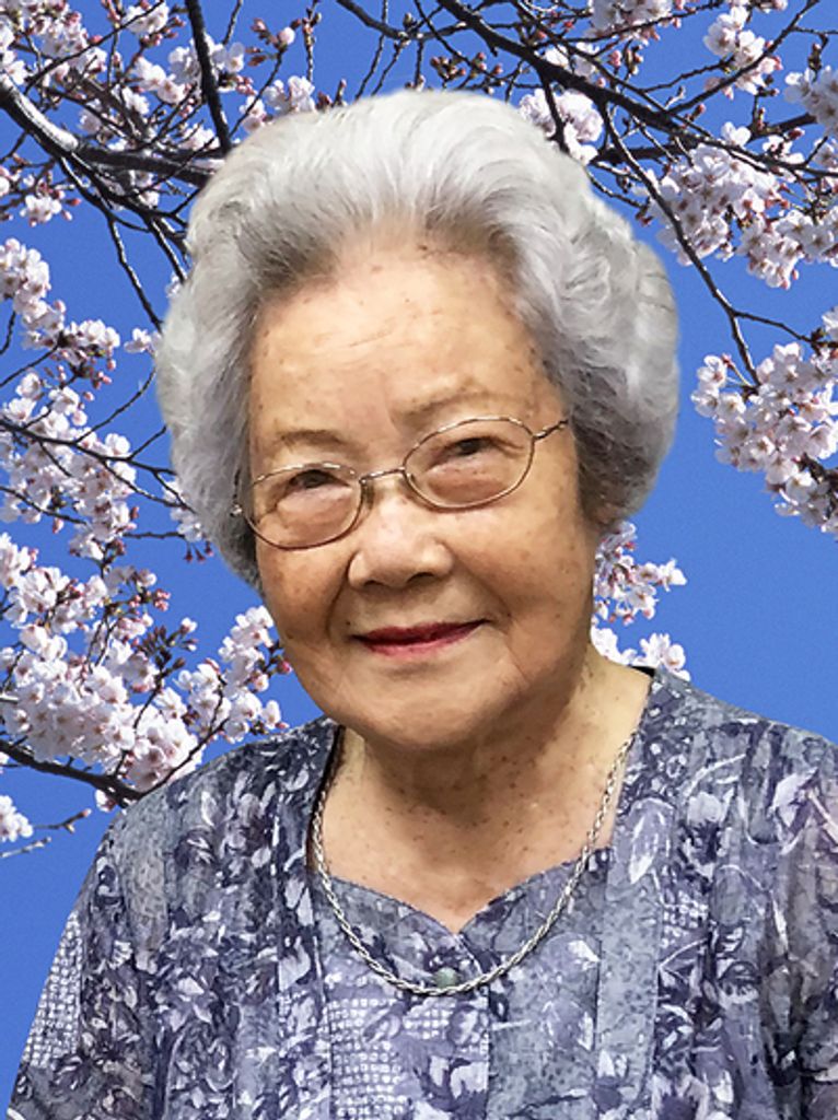 Toshiko Shimobe White Profile Photo