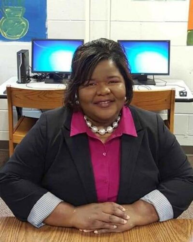Miss Carolyn R. Brooks Profile Photo