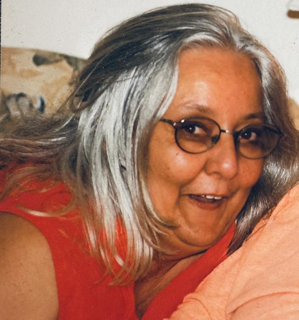 Louise Rzeczka Profile Photo