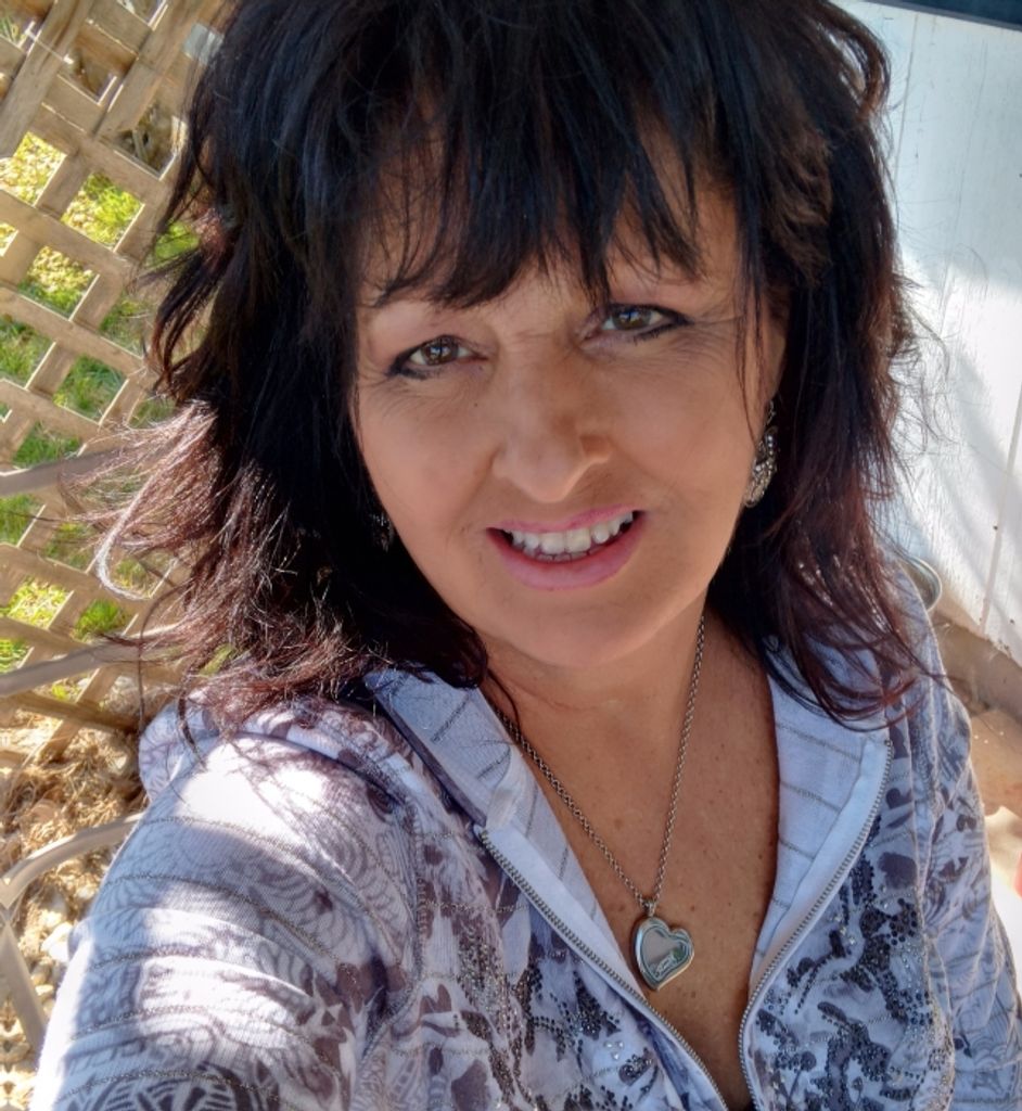 Sandy Lee (Lara) Profile Photo